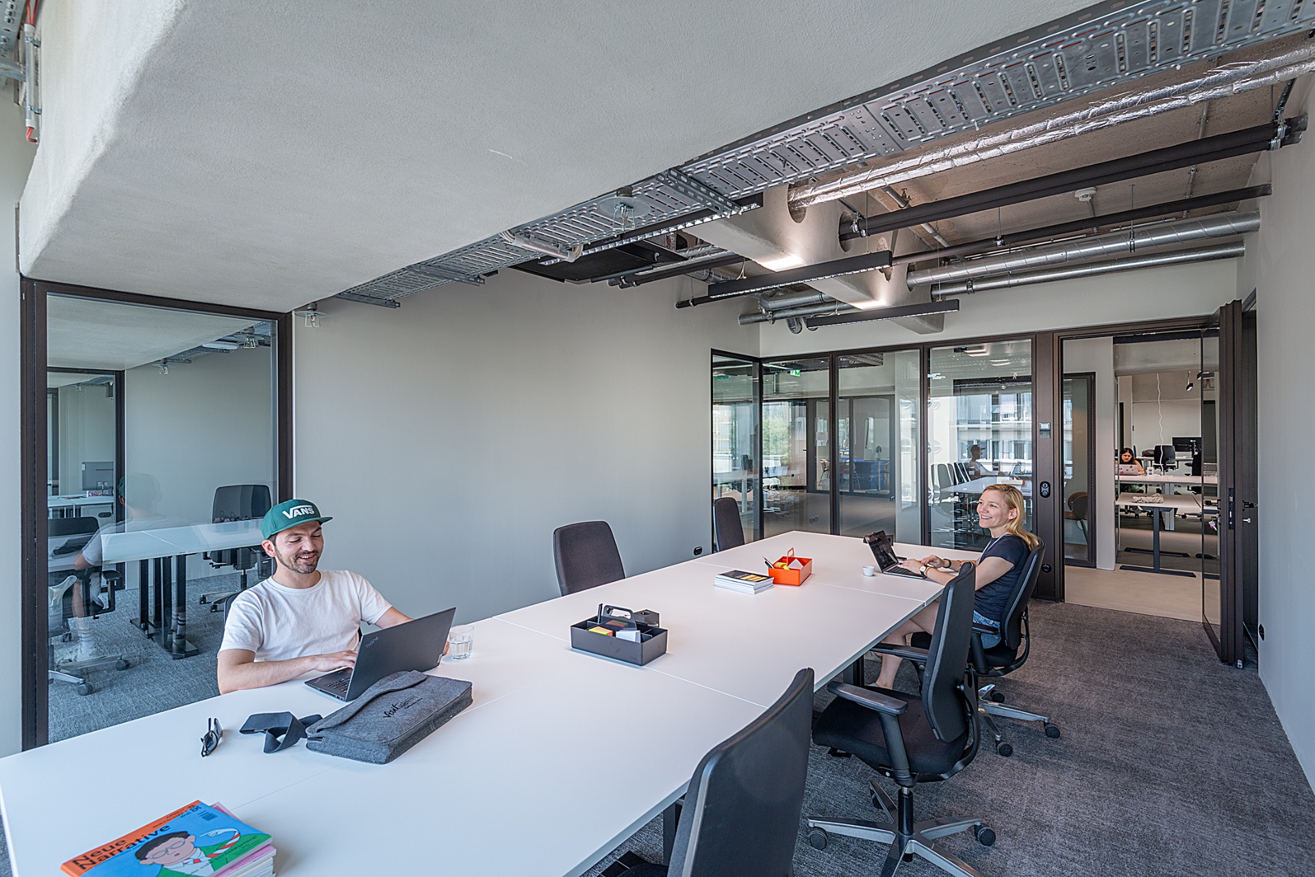 Flexible coworking seating at The Delta Campus Berlin