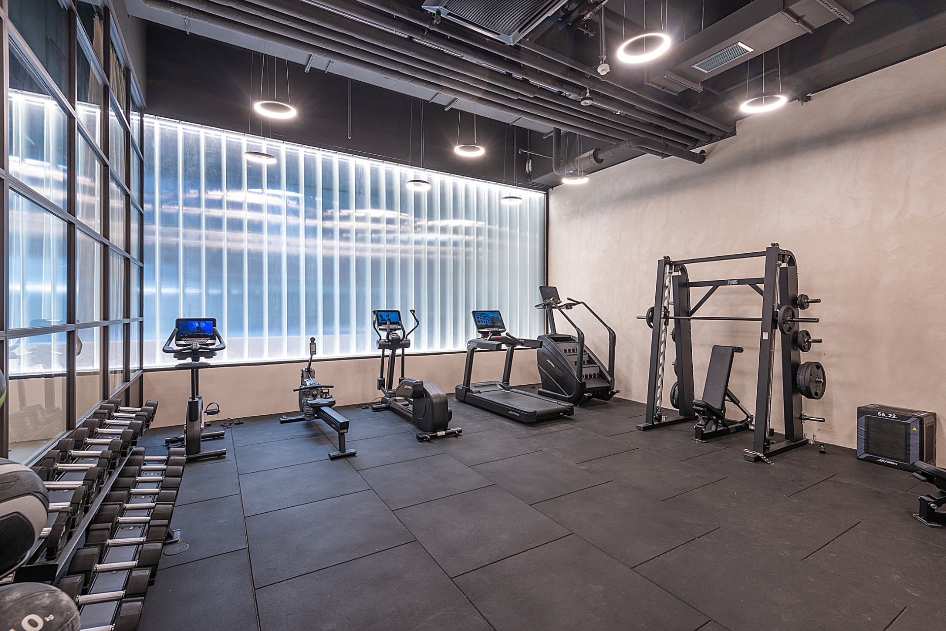 On-campus gym at The Delta Campus Berlin