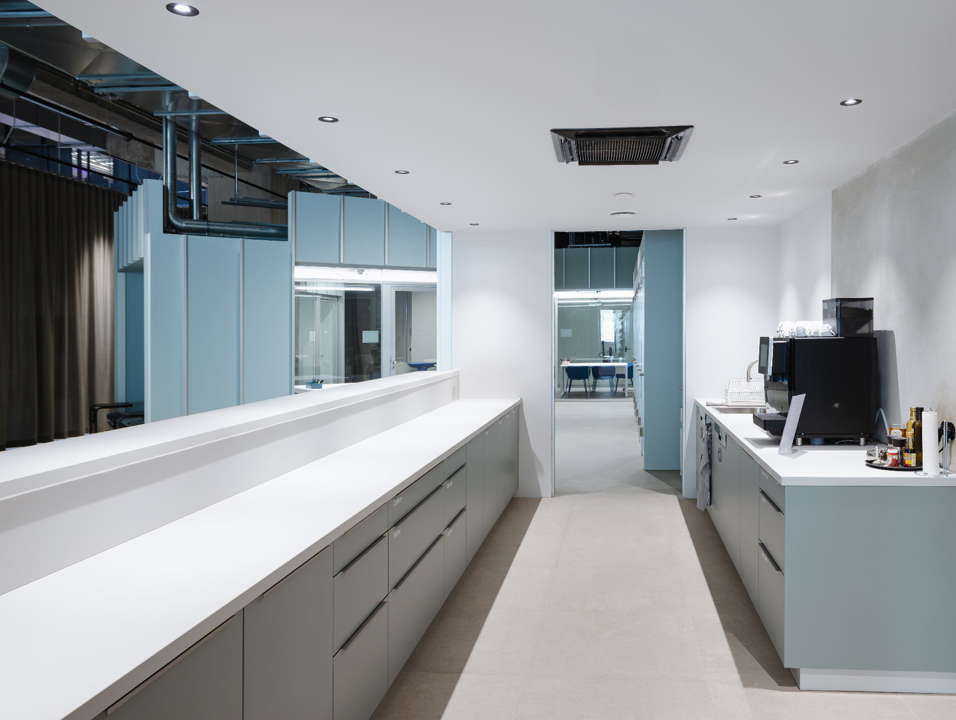 Shared kitchen and break areas at The Delta Campus Berlin